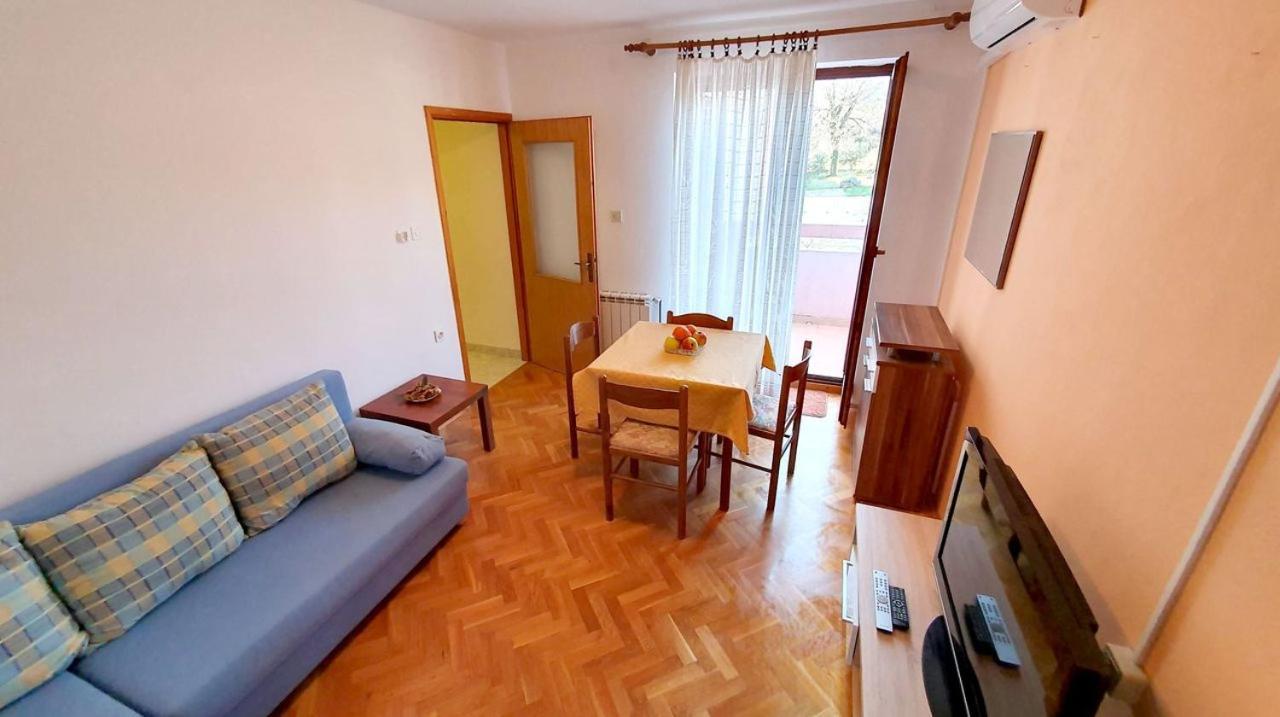 Mirjana F Apartaments Baska  Room photo